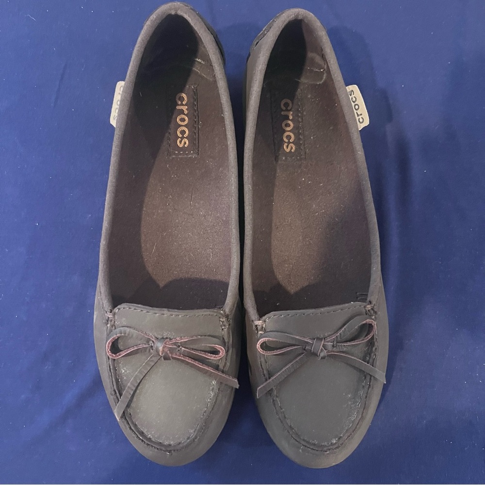Crocs Women’s Brown Loafers W7 Bow Style 16209